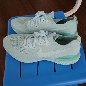 Nike Epic React Flyknit 2 Teal Tint/Teal Women's s 11.5